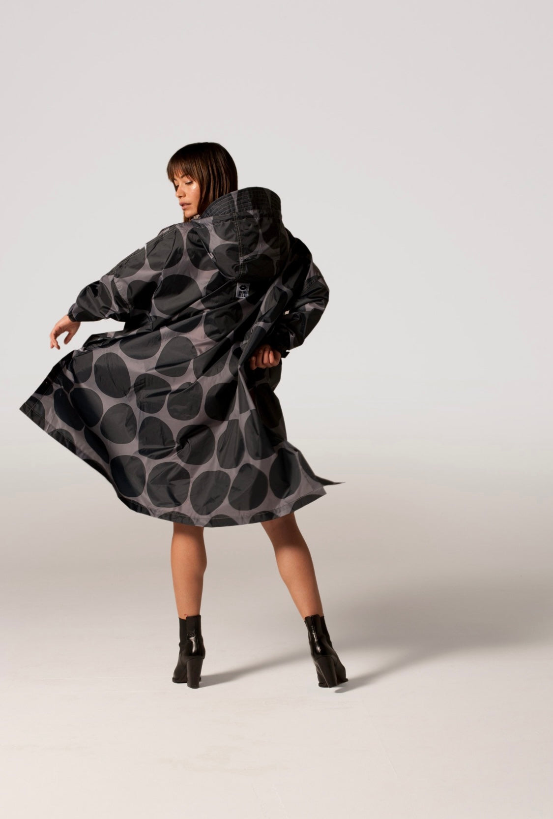 Rainkiss Poncho - Black Polka