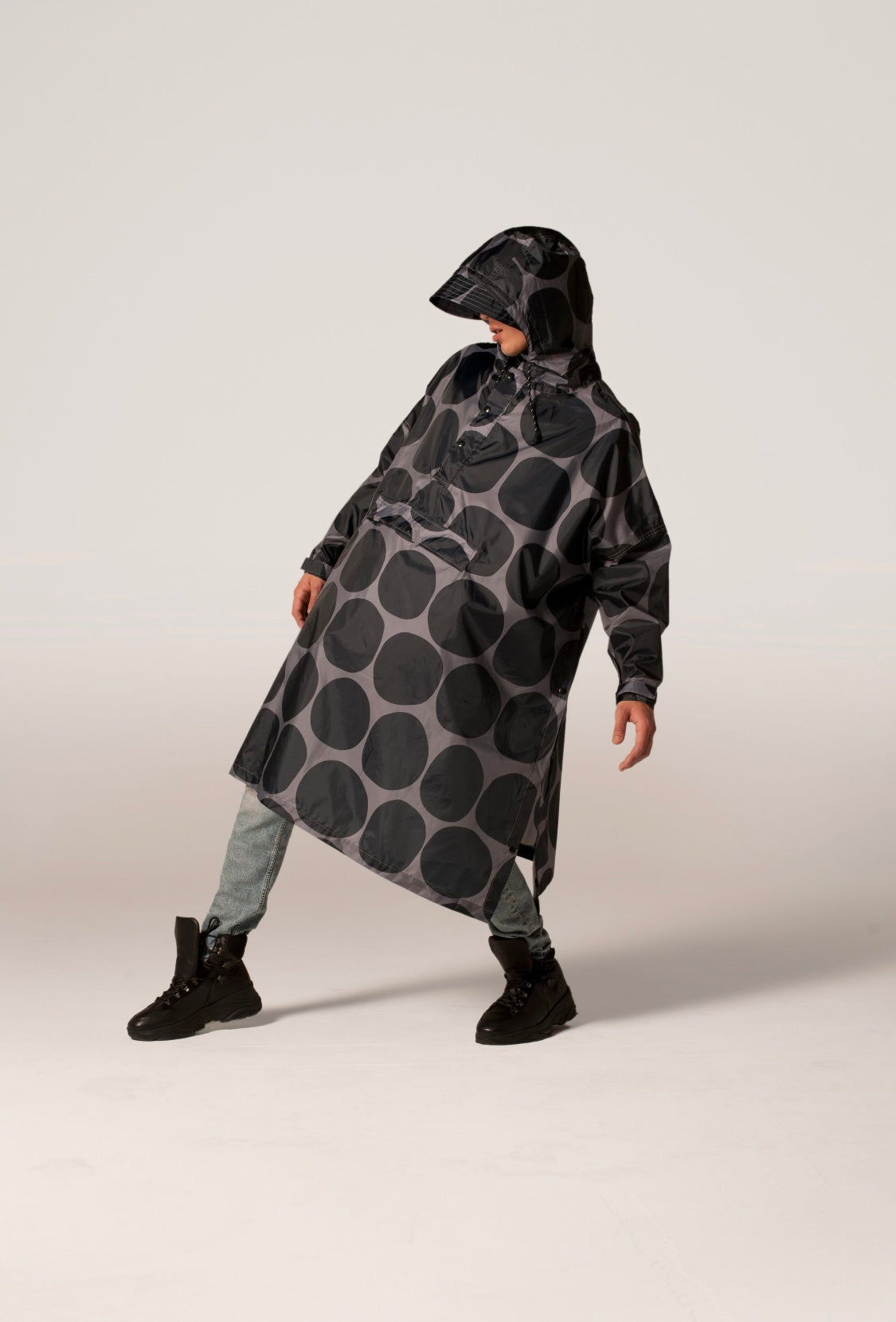 Rainkiss Poncho - Black Polka