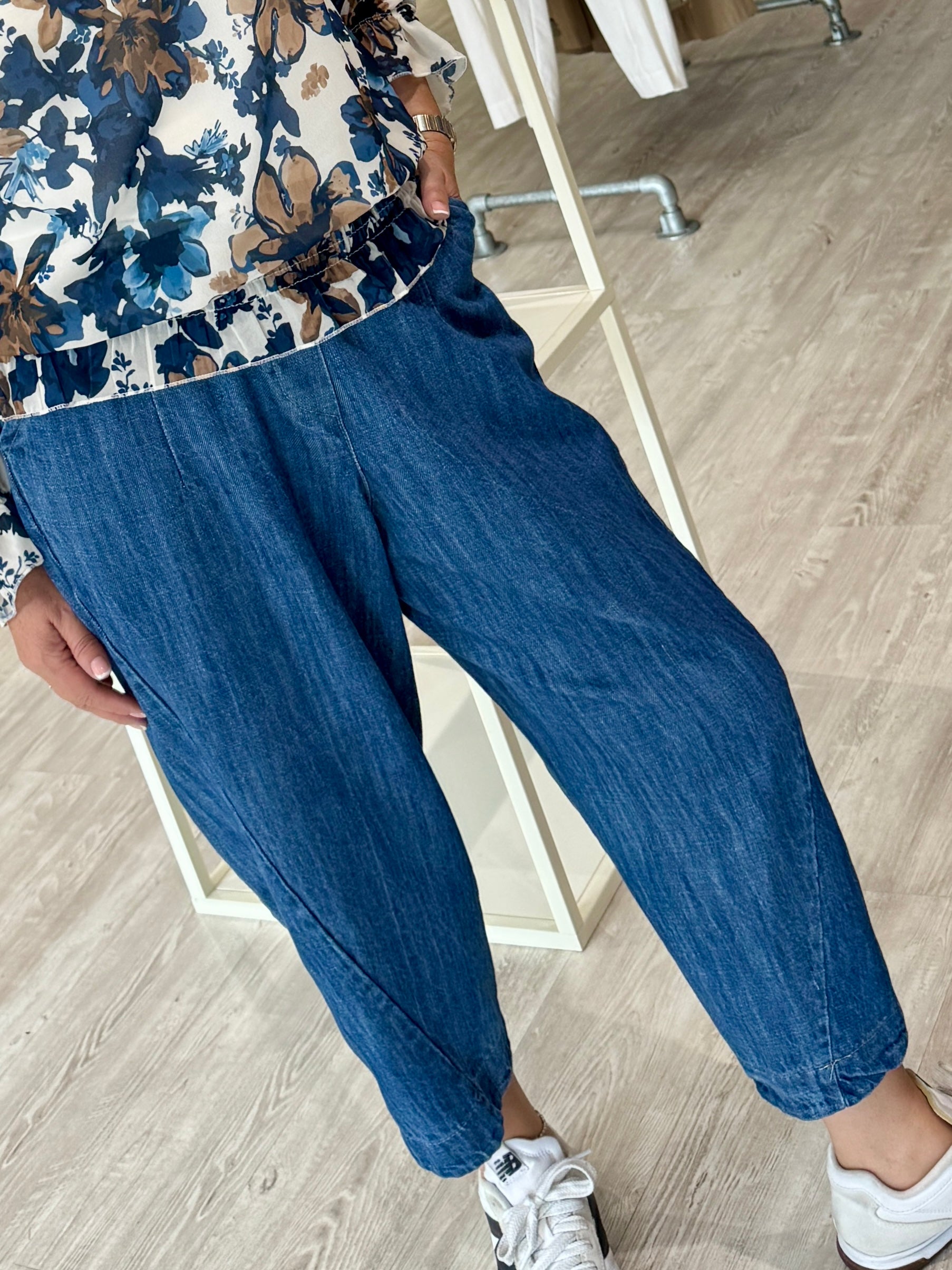 Ladies Blue Carrot Leg Jeans