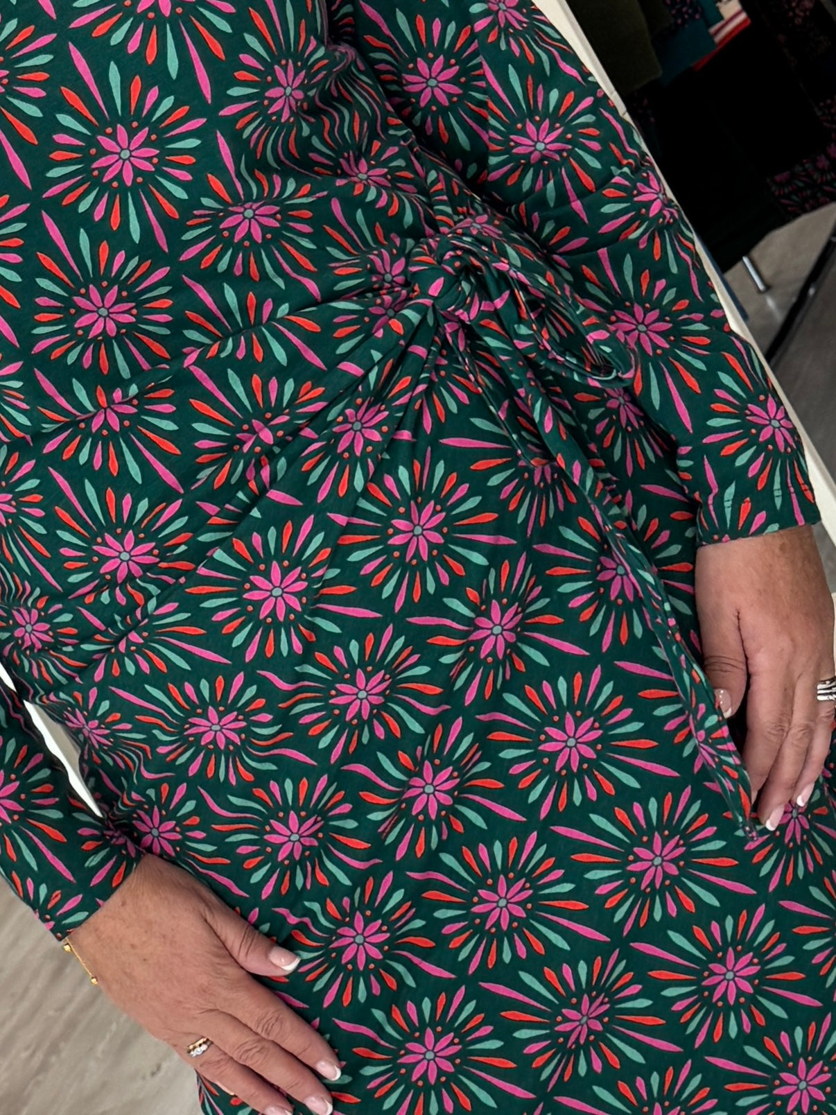 Sugarhill Brighton - Claudia Jersey Tie Midi Dress - Green/Multi, Flower Explosion