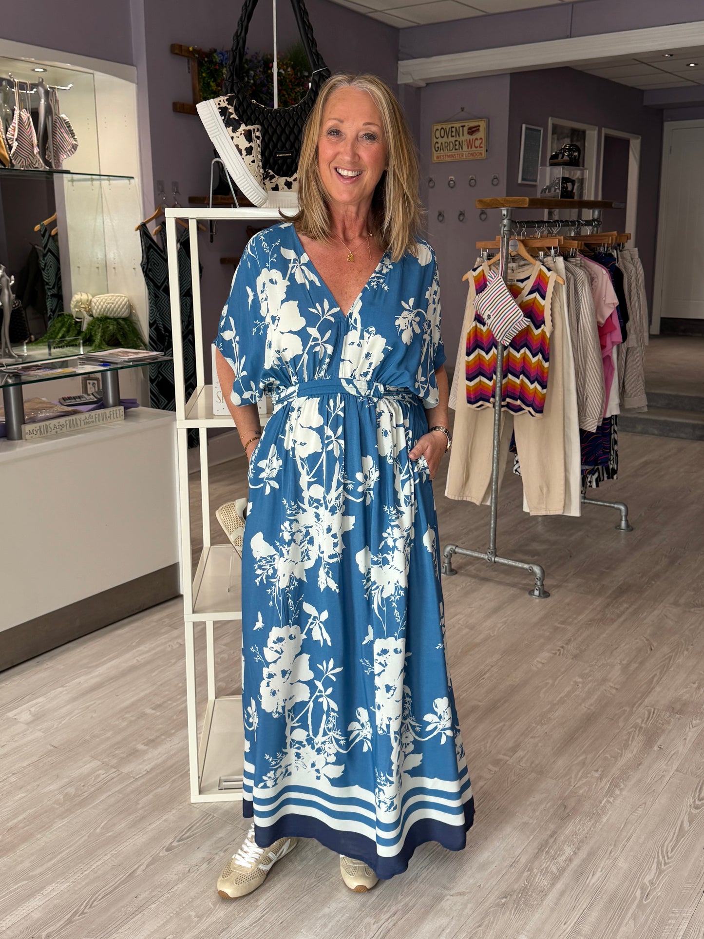 Saint Tropez Rasheda Dress - Vallarta Blue Flower Bouquet