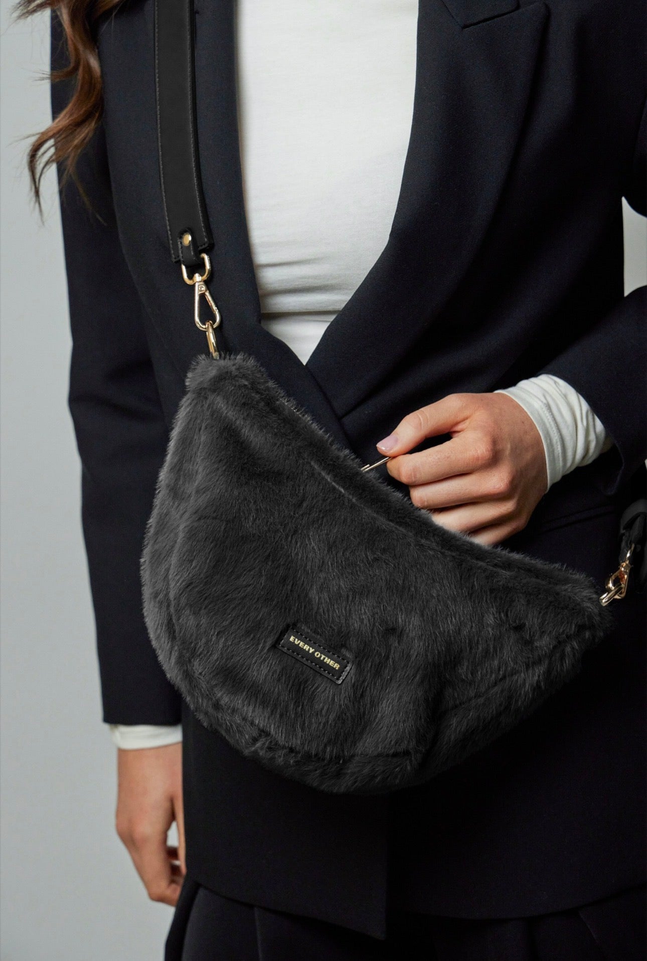 Every Other Scoop Cross Body Bag - Black
