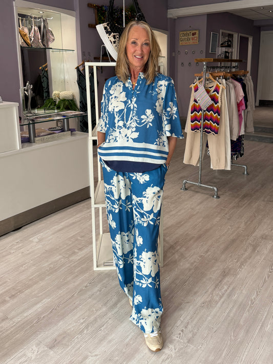 Saint Tropez Rasheda Trousers - Vallarta Blue Flower Bouquet